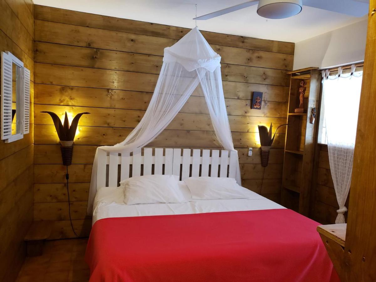 Les Bananes Vertes Ecolodges سانت-كلود المظهر الخارجي الصورة