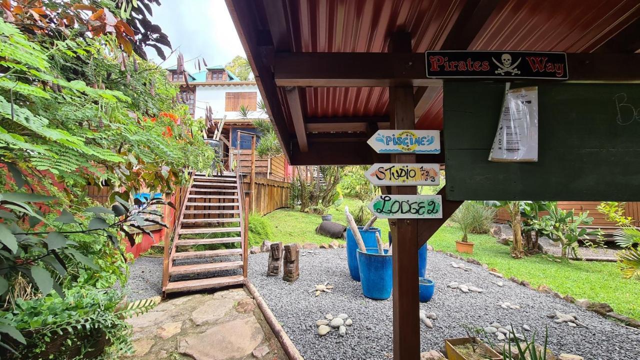 Les Bananes Vertes Ecolodges سانت-كلود المظهر الخارجي الصورة